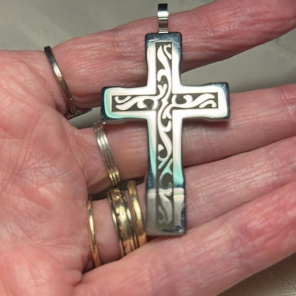 ETCHED Cross Pendant - Picture 2 of 6